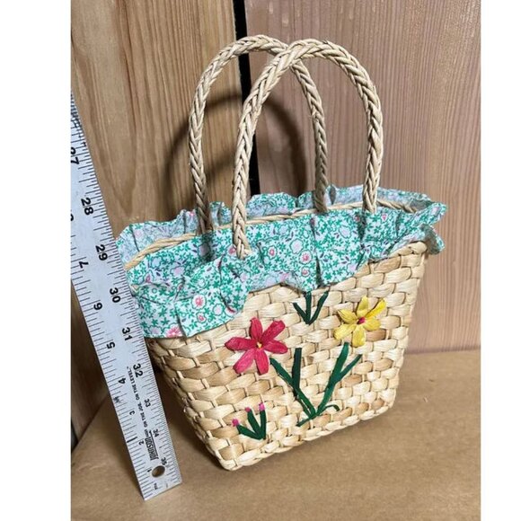 Wicker Purse, Lined, Embroidered Flowers, Little Girls Purse - Picture 5 of 5